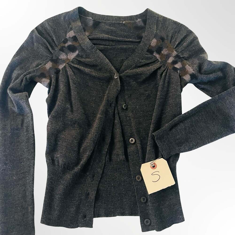 Gray Flower Applique Cardigan Sweater Womens Size S Y2K - Picture 5 of 10
